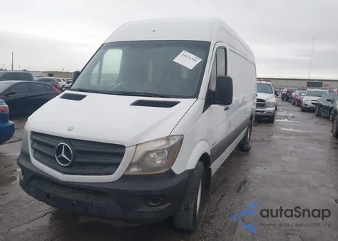 2015 Mercedes-Benz Sprinter 2500 High Roof из США, поврежденный, VIN WD3PE8DB4FP135356